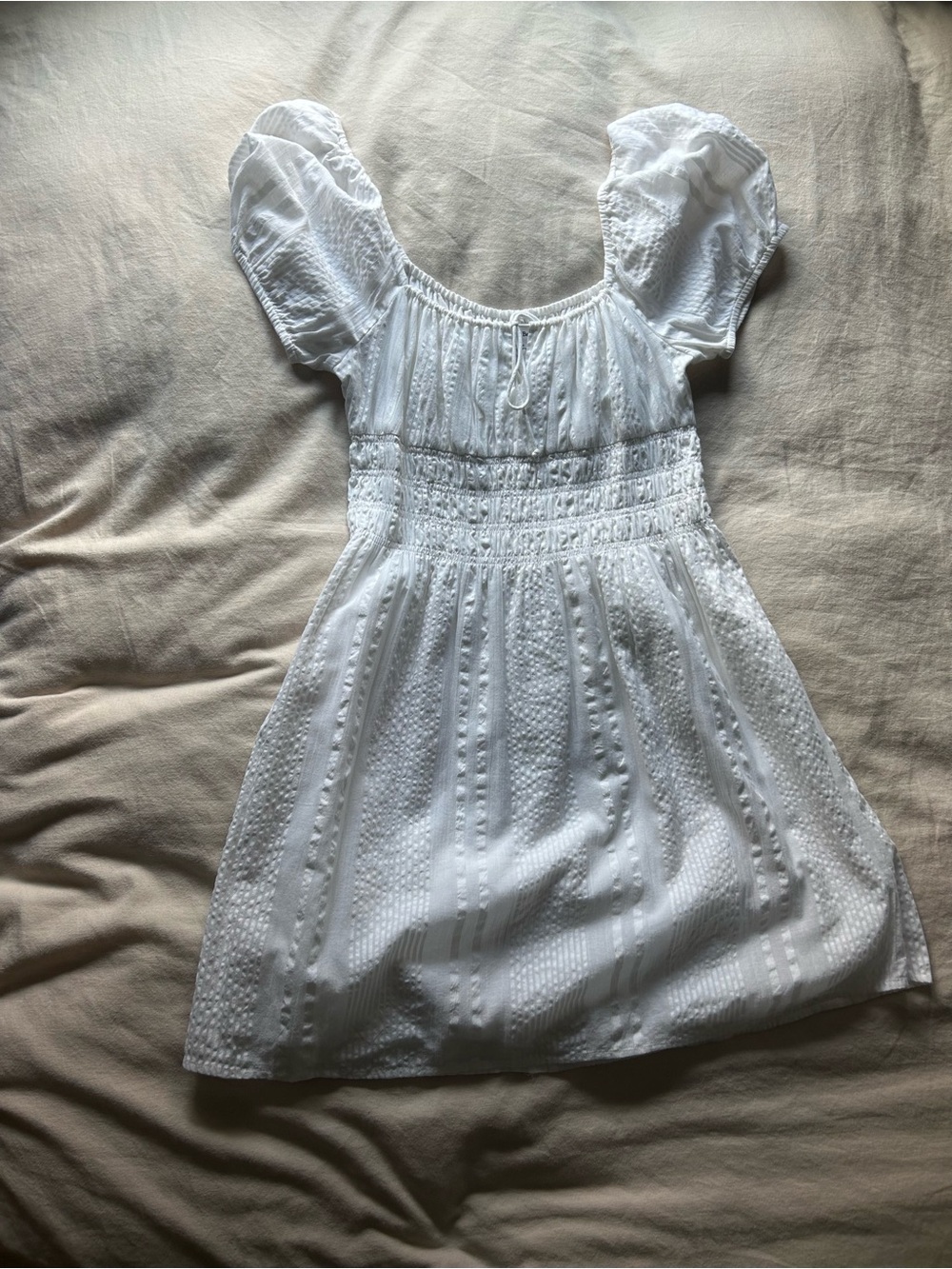 Aritzia Sunday best white mini dress with puffed sleeves, worn once, size medium